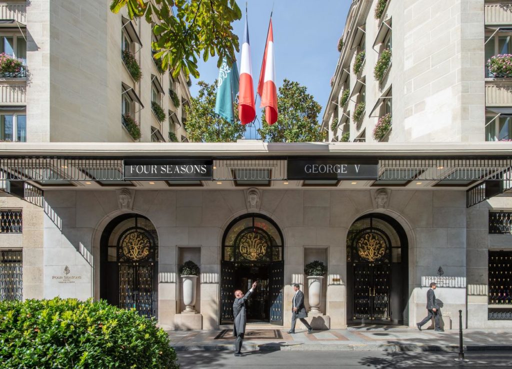 luxurious hotels in Paris