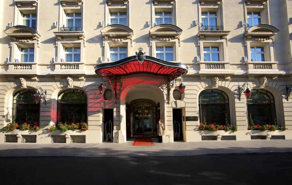 luxurious hotels in Paris
