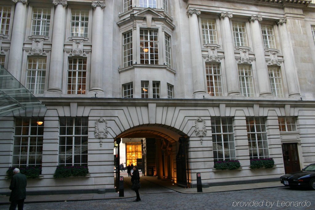 7 Luxurious Hotels in London, Rosewood London Hotel 